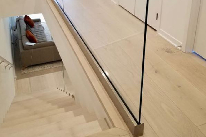 barandilla acero cristal con perfil suelo